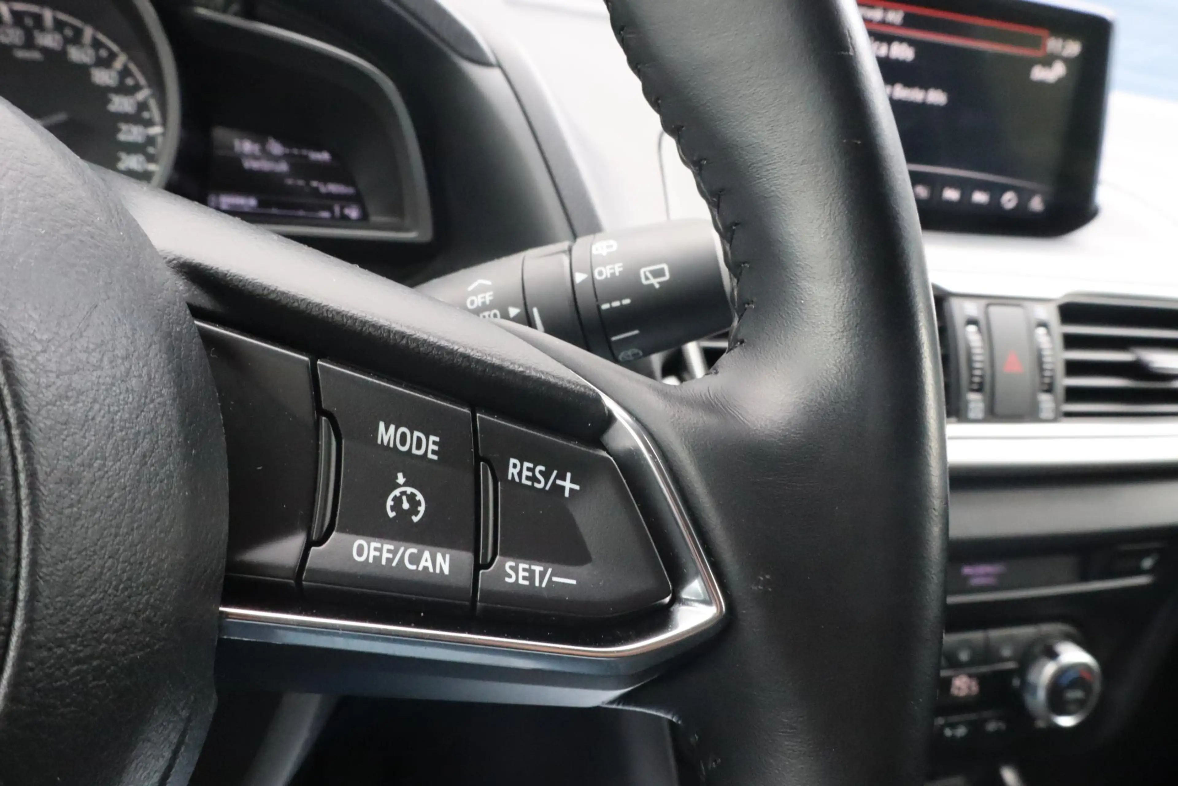 Mazda 3 2.0 SkyActiv-G 120 TS+ | Navigatie | Stoel-stuur v — photo 13