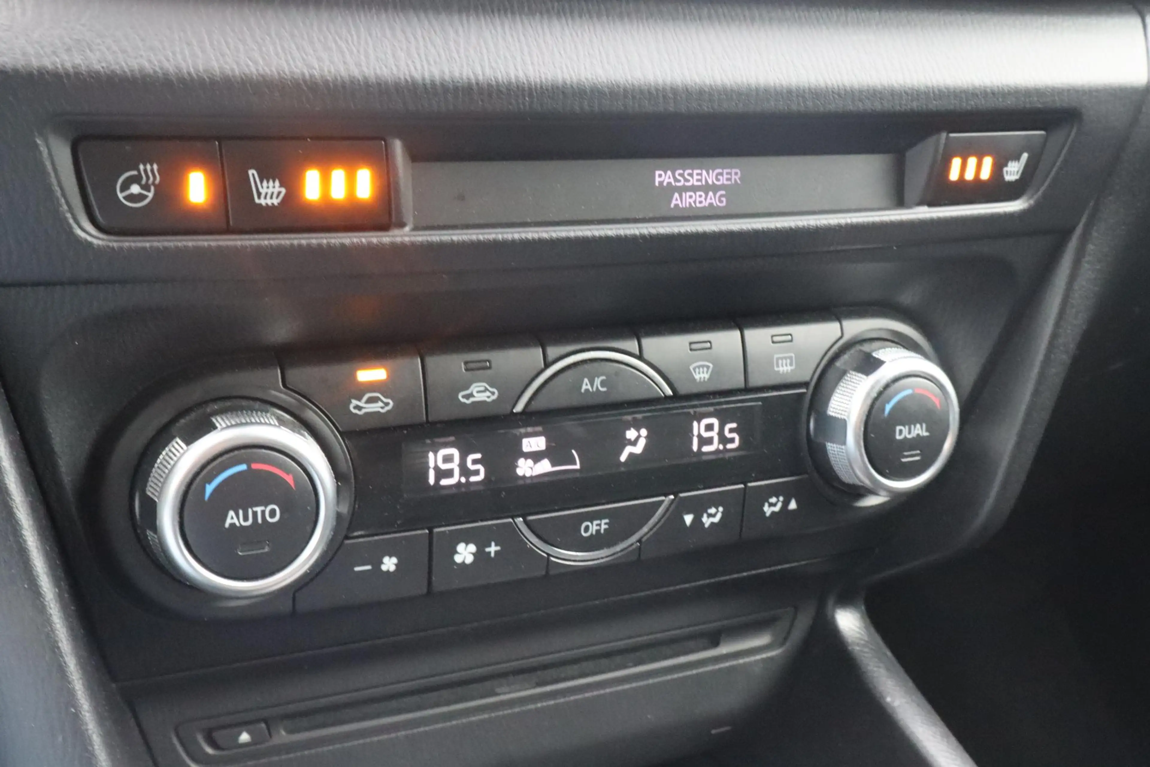 Mazda 3 2.0 SkyActiv-G 120 TS+ | Navigatie | Stoel-stuur v — photo 9