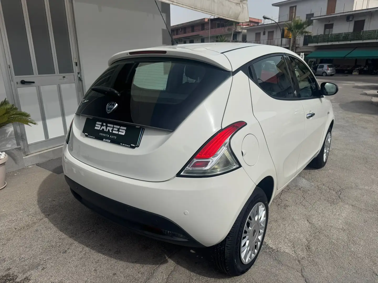 Lancia Ypsilon Ypsilon  0.9 t.air ecochic metano 80cv Weiß - 2