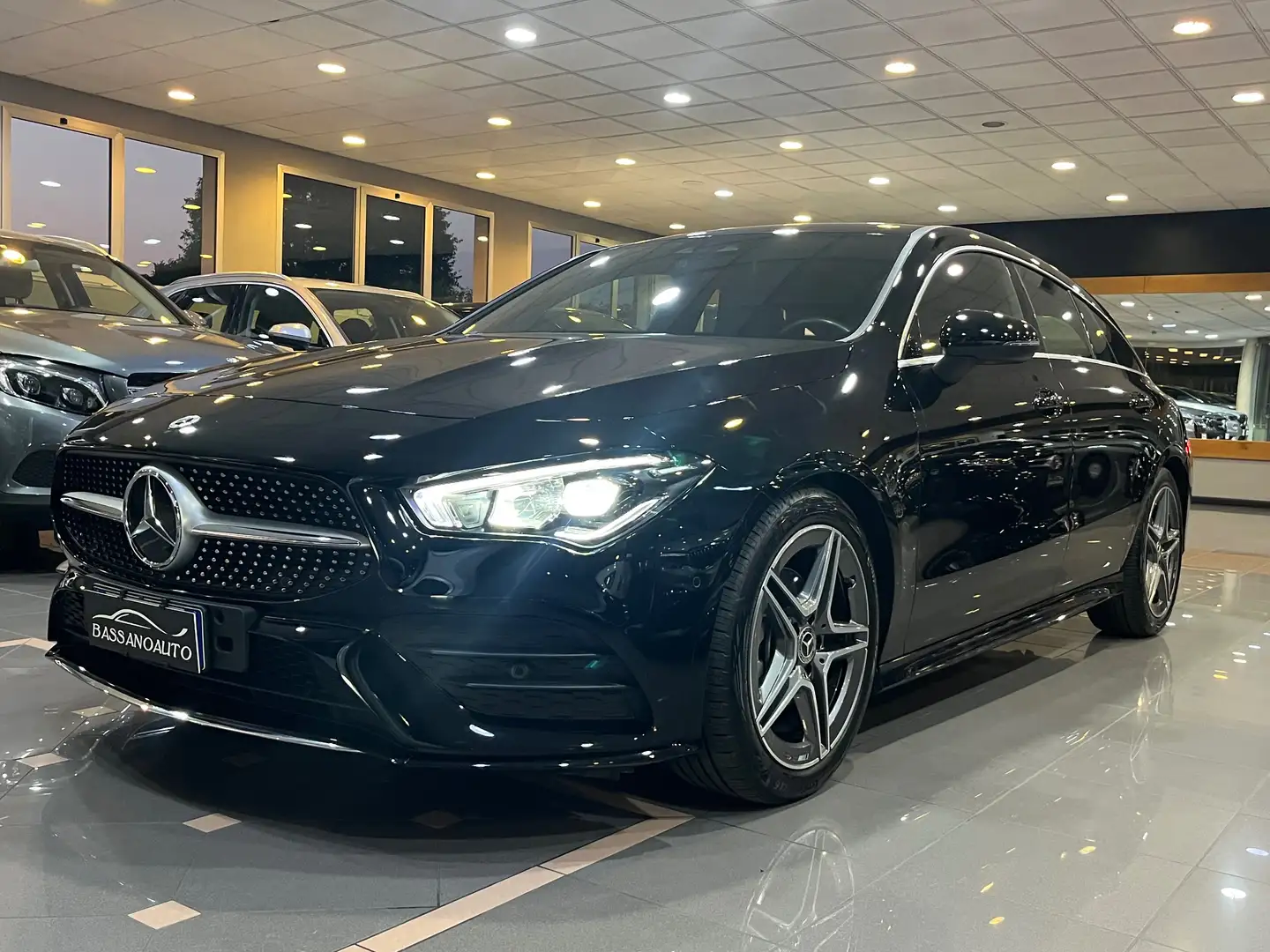 Mercedes-Benz CLA 200 Shooting Brake 200 d Premium  12.000 KM Nero - 1