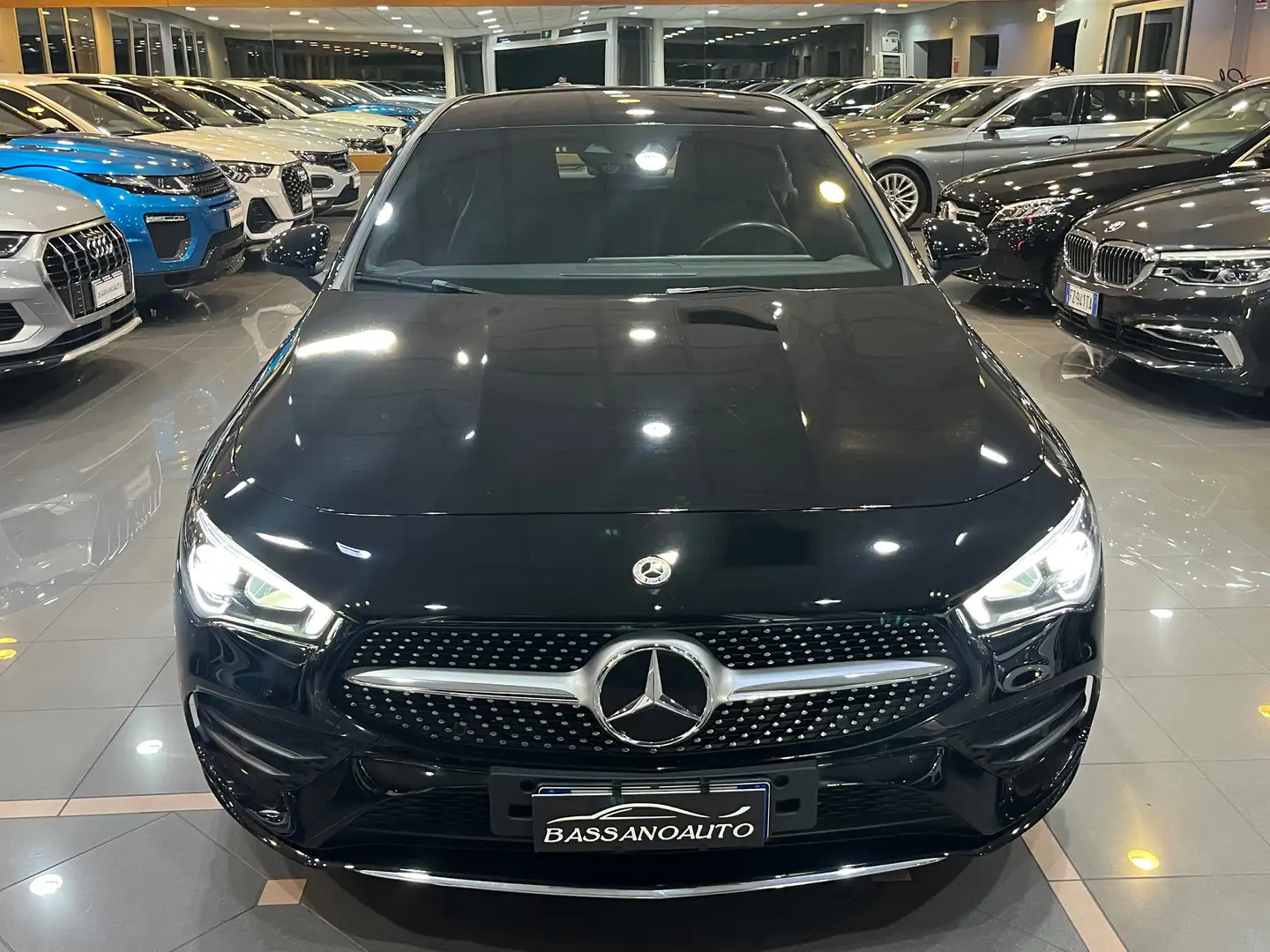 Mercedes-Benz CLA 200 Shooting Brake 200 d Premium  12.000 KM Nero - 2