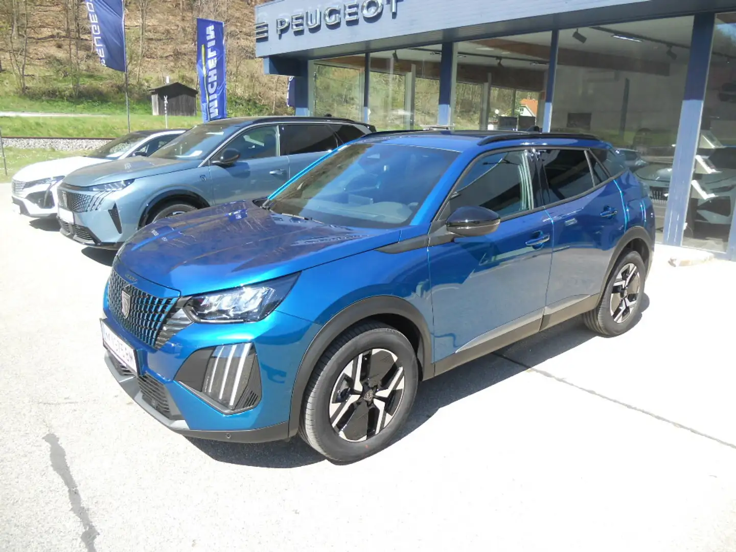 Peugeot 2008 Benzin 110 e-DCS6 S&S Allure 6-Gang-Manuell Blau - 1