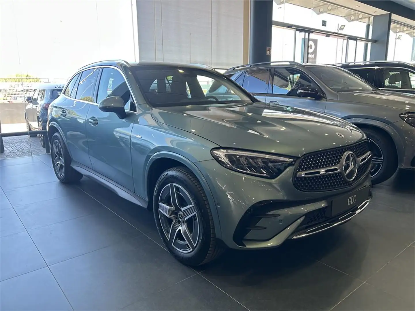 Mercedes-Benz GLC 300 e 4MATIC - 2