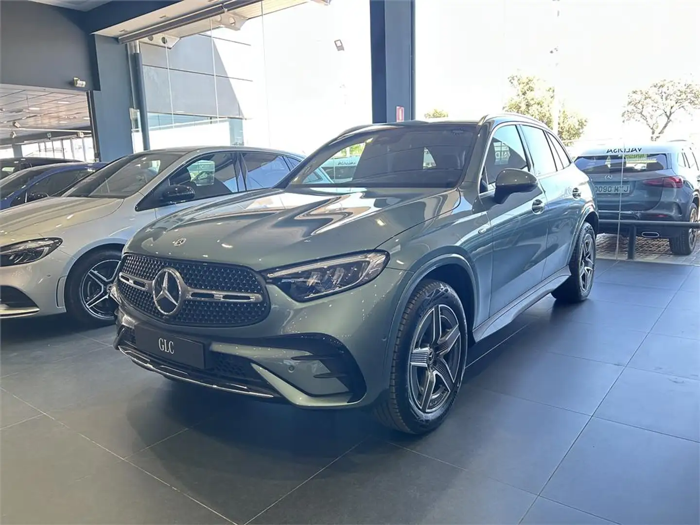 Mercedes-Benz GLC 300 e 4MATIC - 1