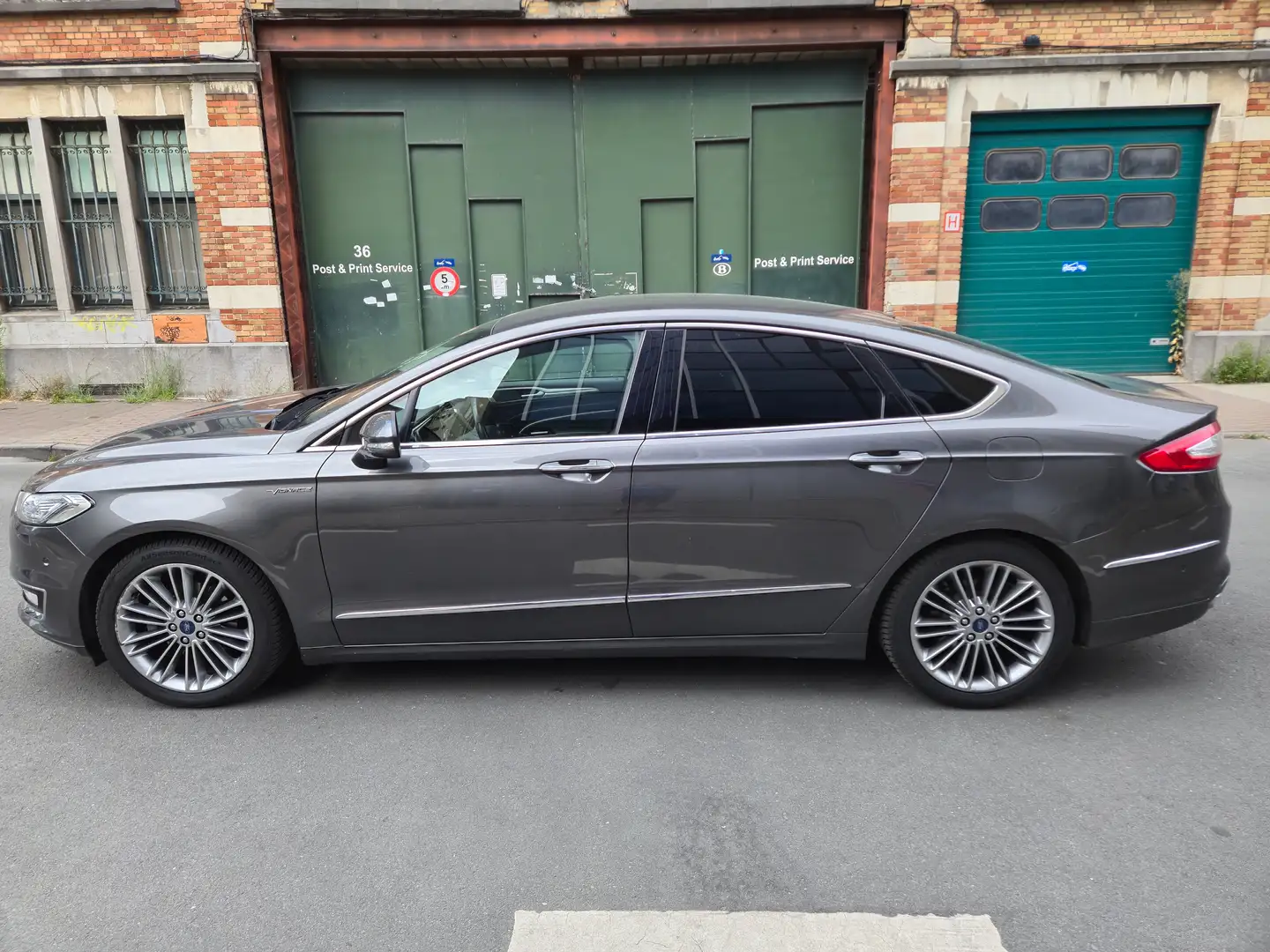 Ford Mondeo Ford Mondeo Hybrid Vignale Gris - 1