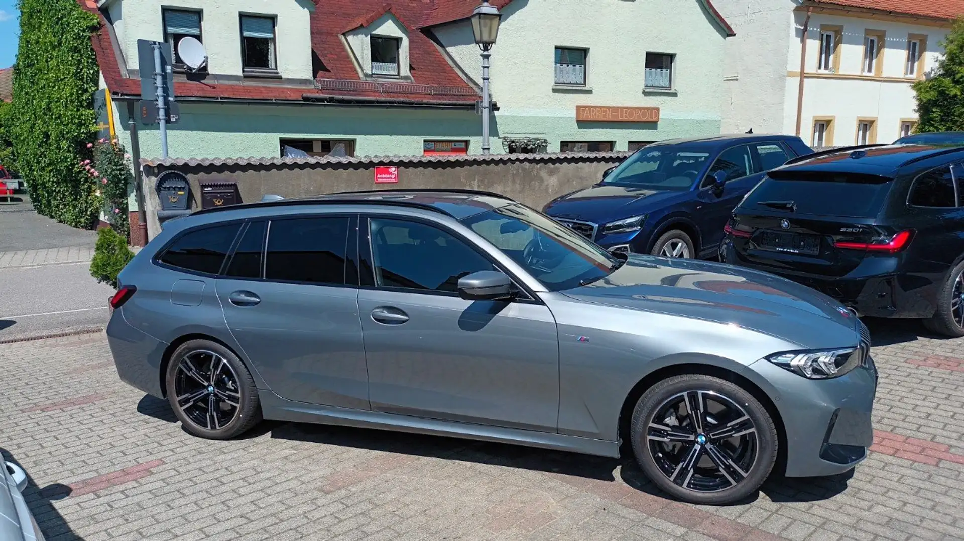 BMW 330 330 i xDrive Touring M Sport AHK Widescr Ambi HiFi Gris - 1