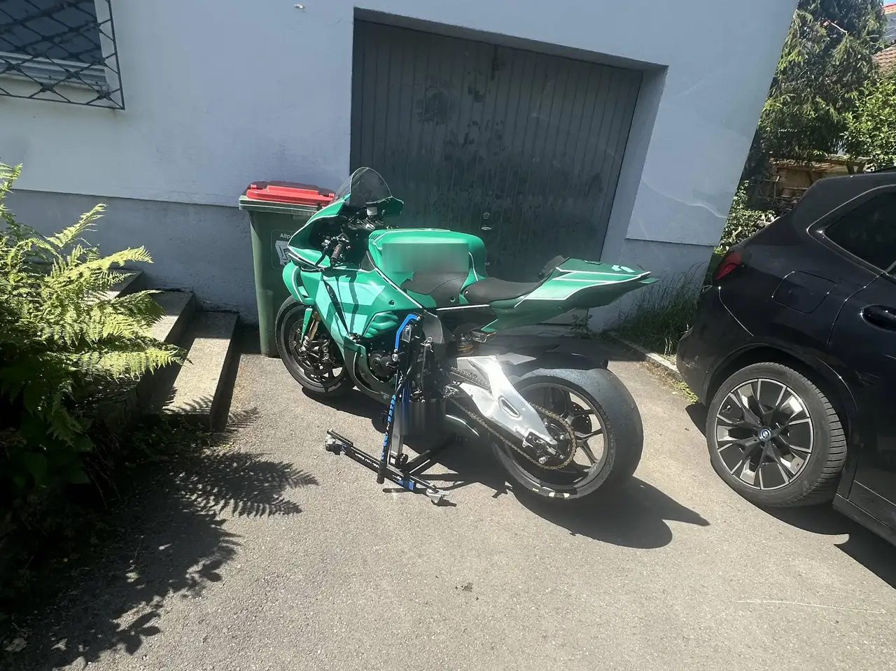 Yamaha YZF-R1