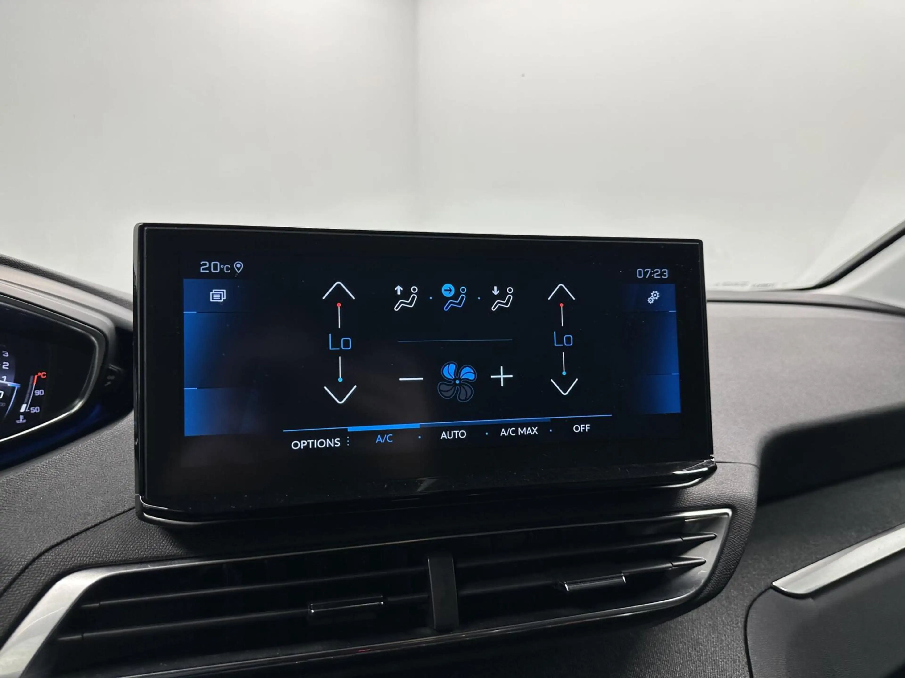 Peugeot 5008 1.2 PureTech Blue Lease Allure TREKHAAK CAMERA LM — photo 48