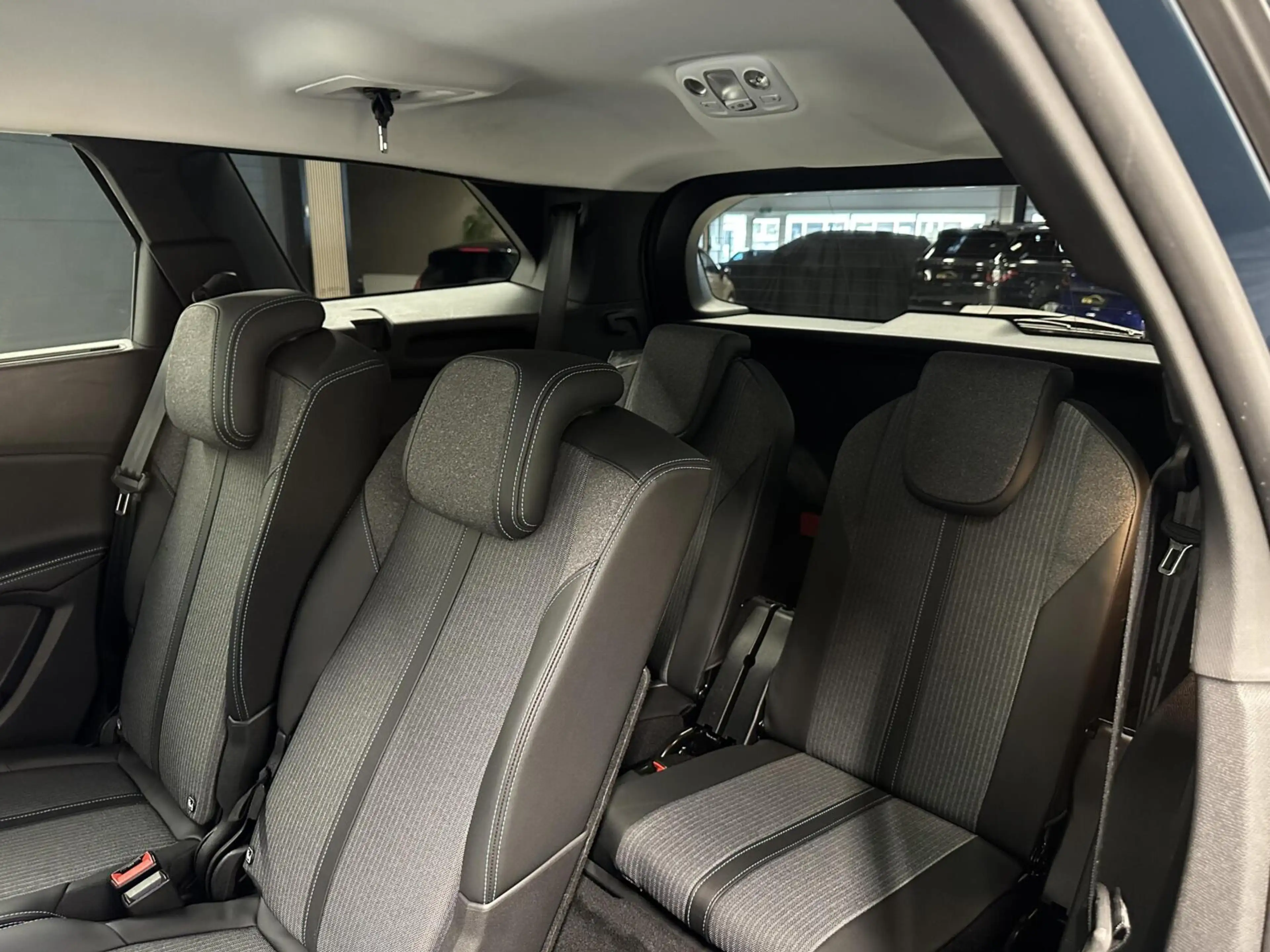 Peugeot 5008 1.2 PureTech Blue Lease Allure TREKHAAK CAMERA LM — photo 17