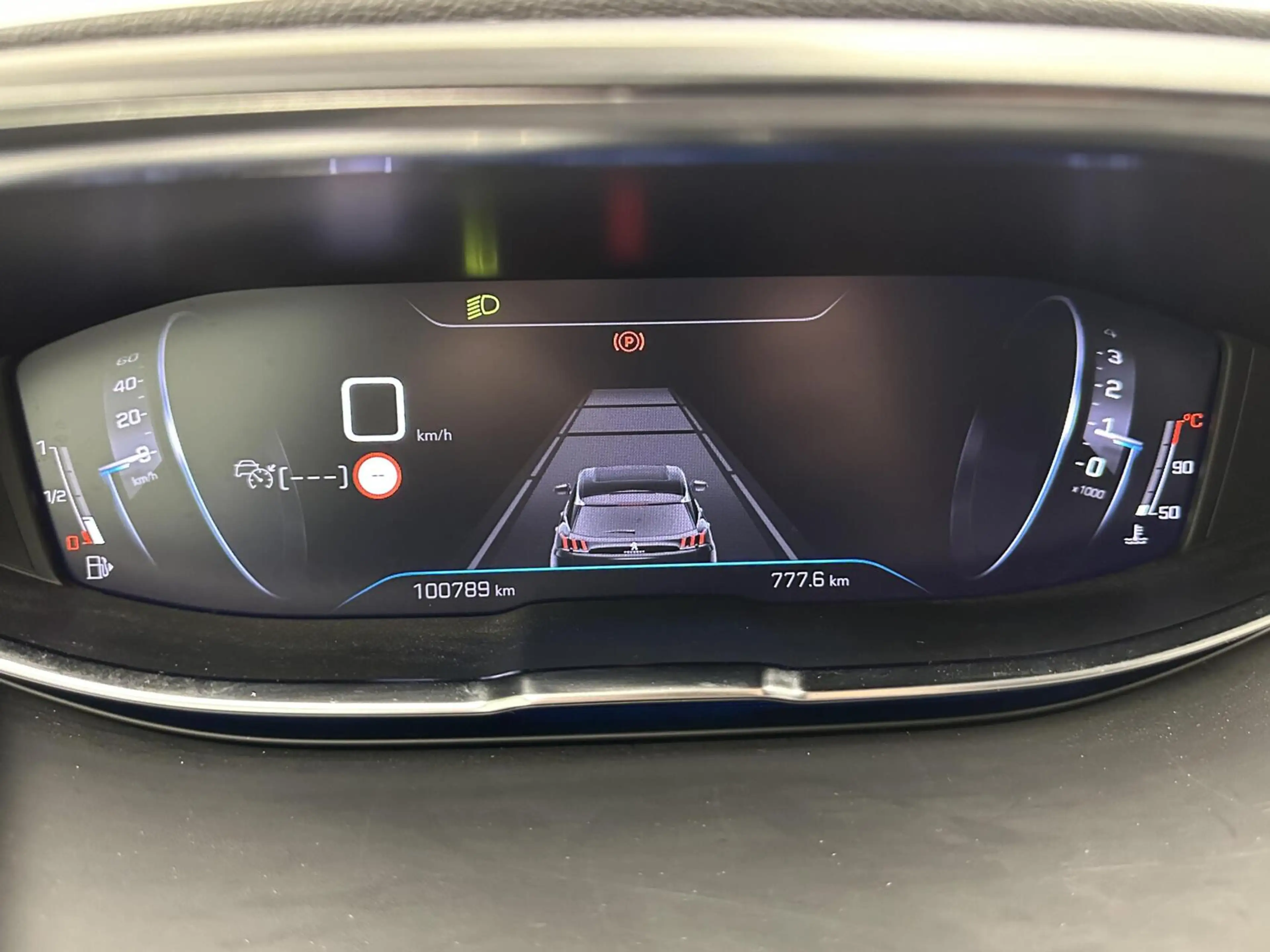 Peugeot 5008 1.2 PureTech Blue Lease Allure TREKHAAK CAMERA LM — photo 30