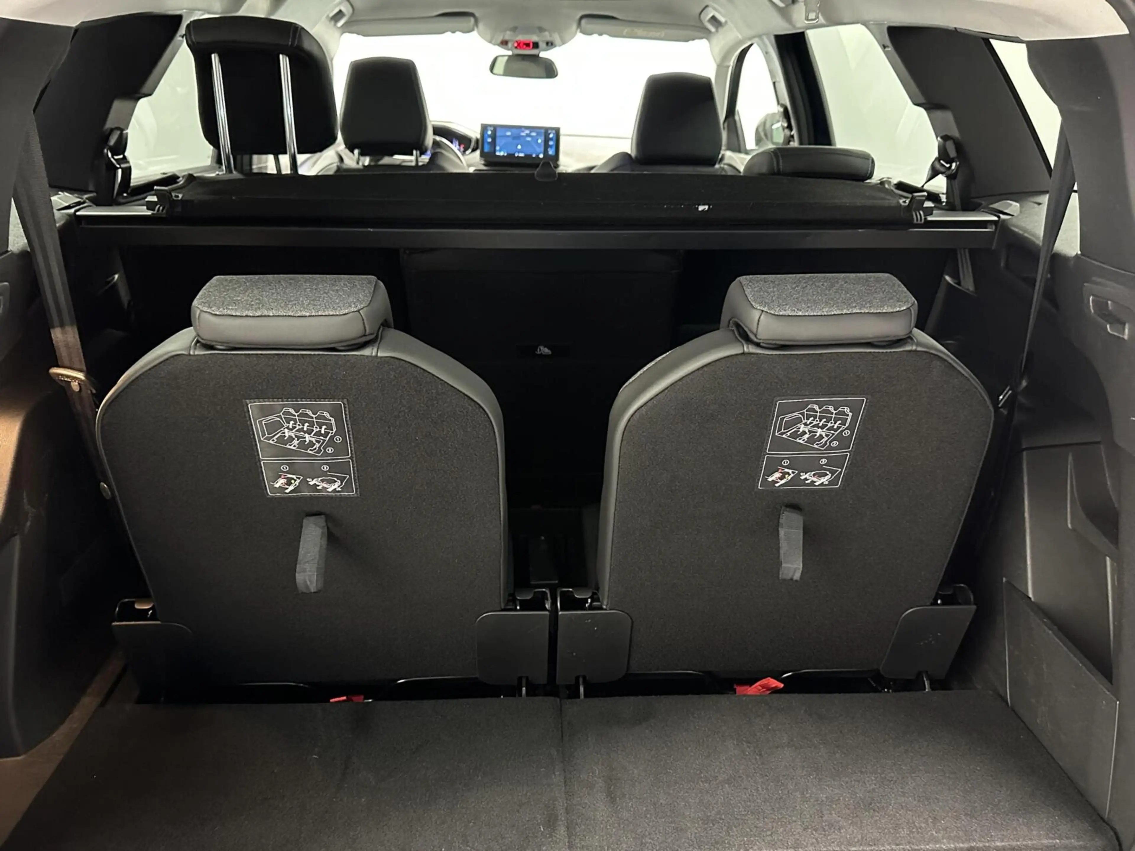 Peugeot 5008 1.2 PureTech Blue Lease Allure TREKHAAK CAMERA LM — photo 18