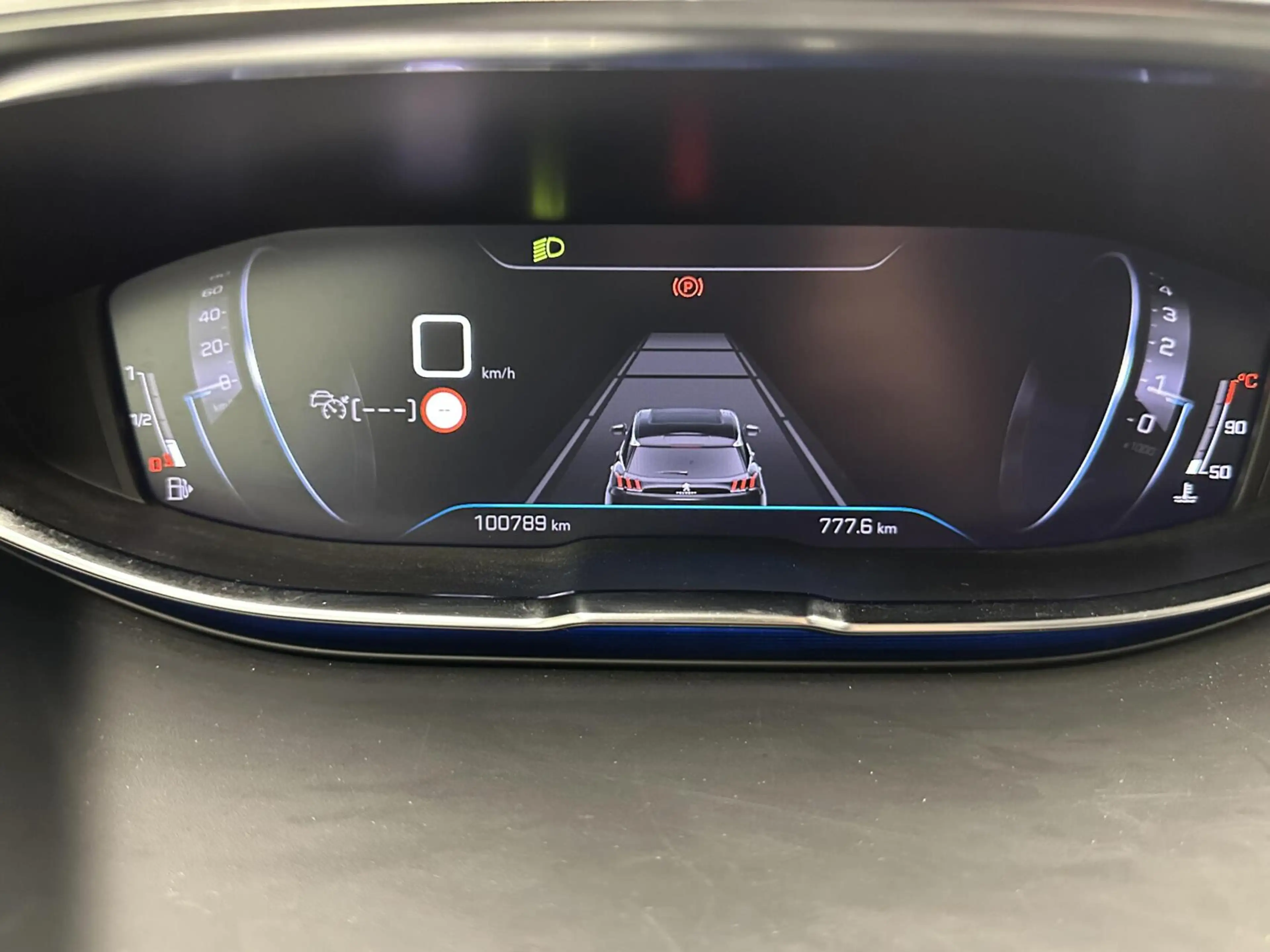 Peugeot 5008 1.2 PureTech Blue Lease Allure TREKHAAK CAMERA LM — photo 28