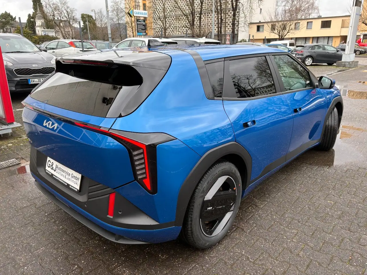 Kia EV4 10