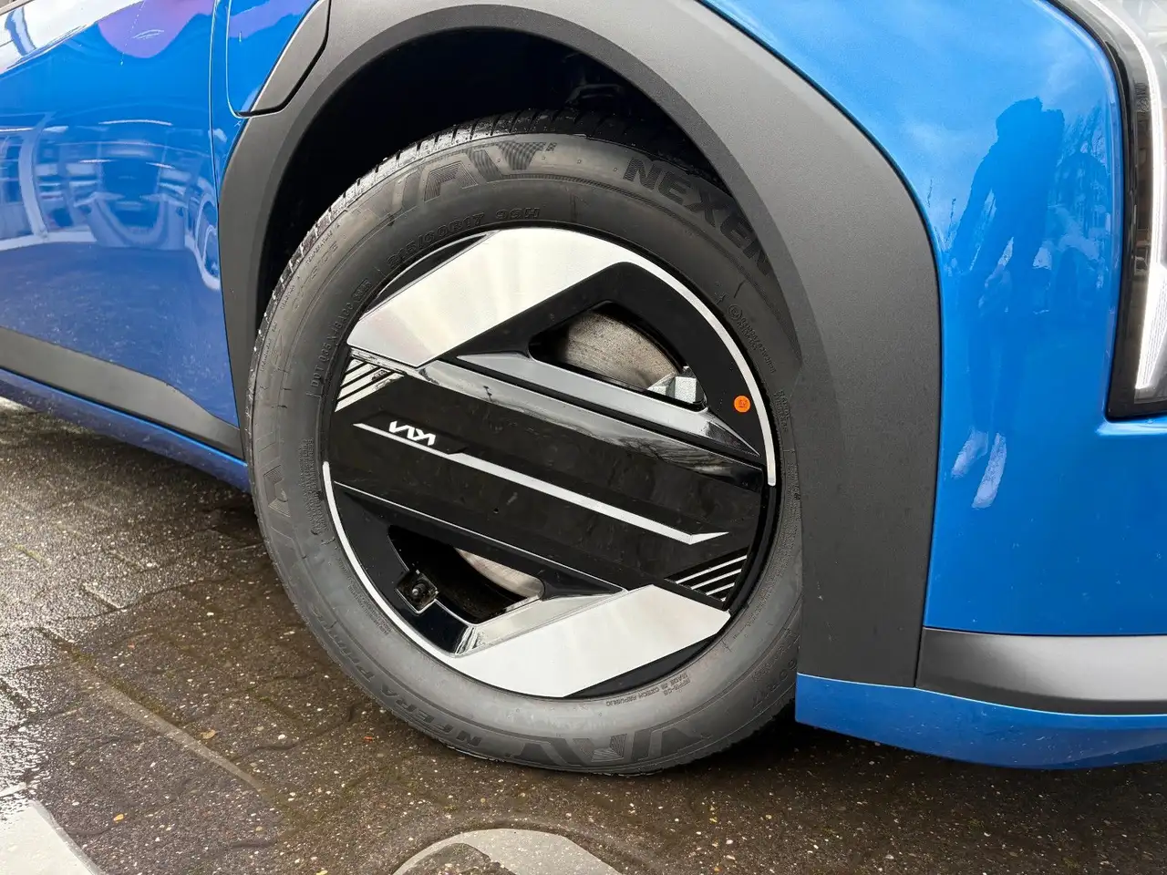 Kia EV4 5
