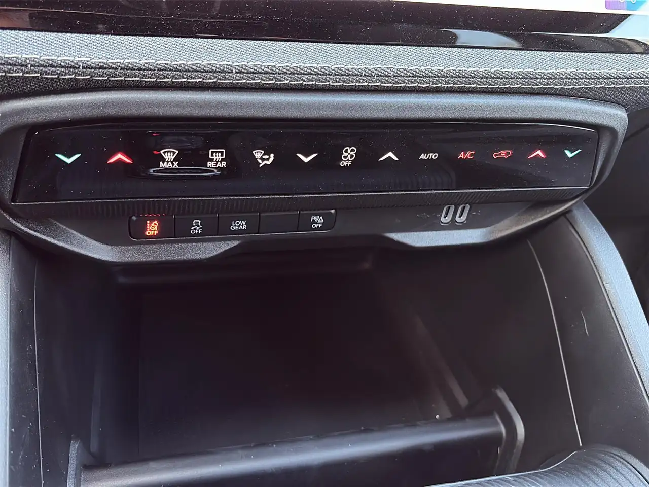Jeep Cherokee снимка Jeep Cherokee