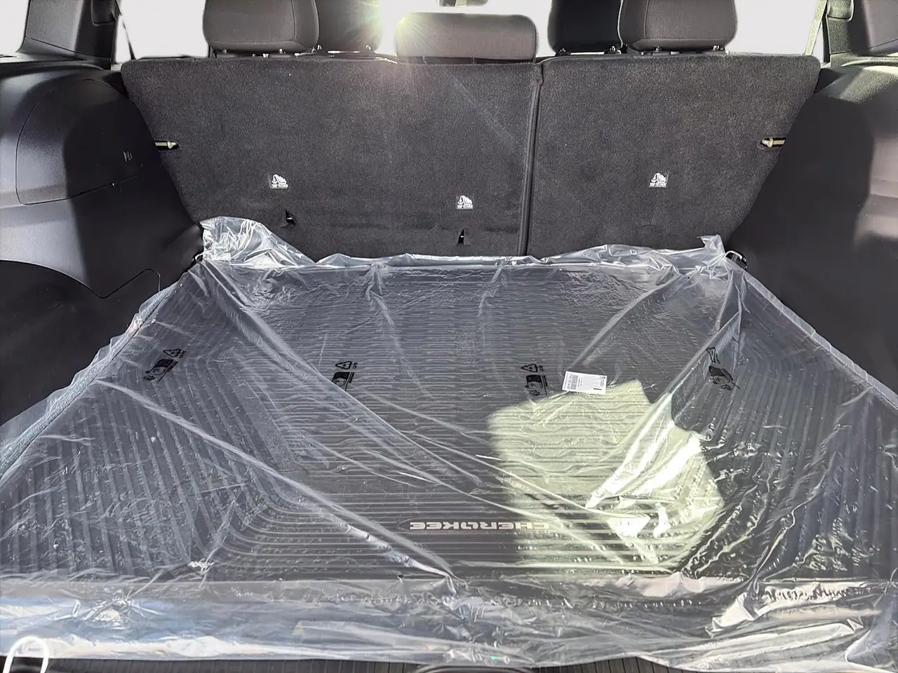 Jeep Cherokee снимка Jeep Cherokee