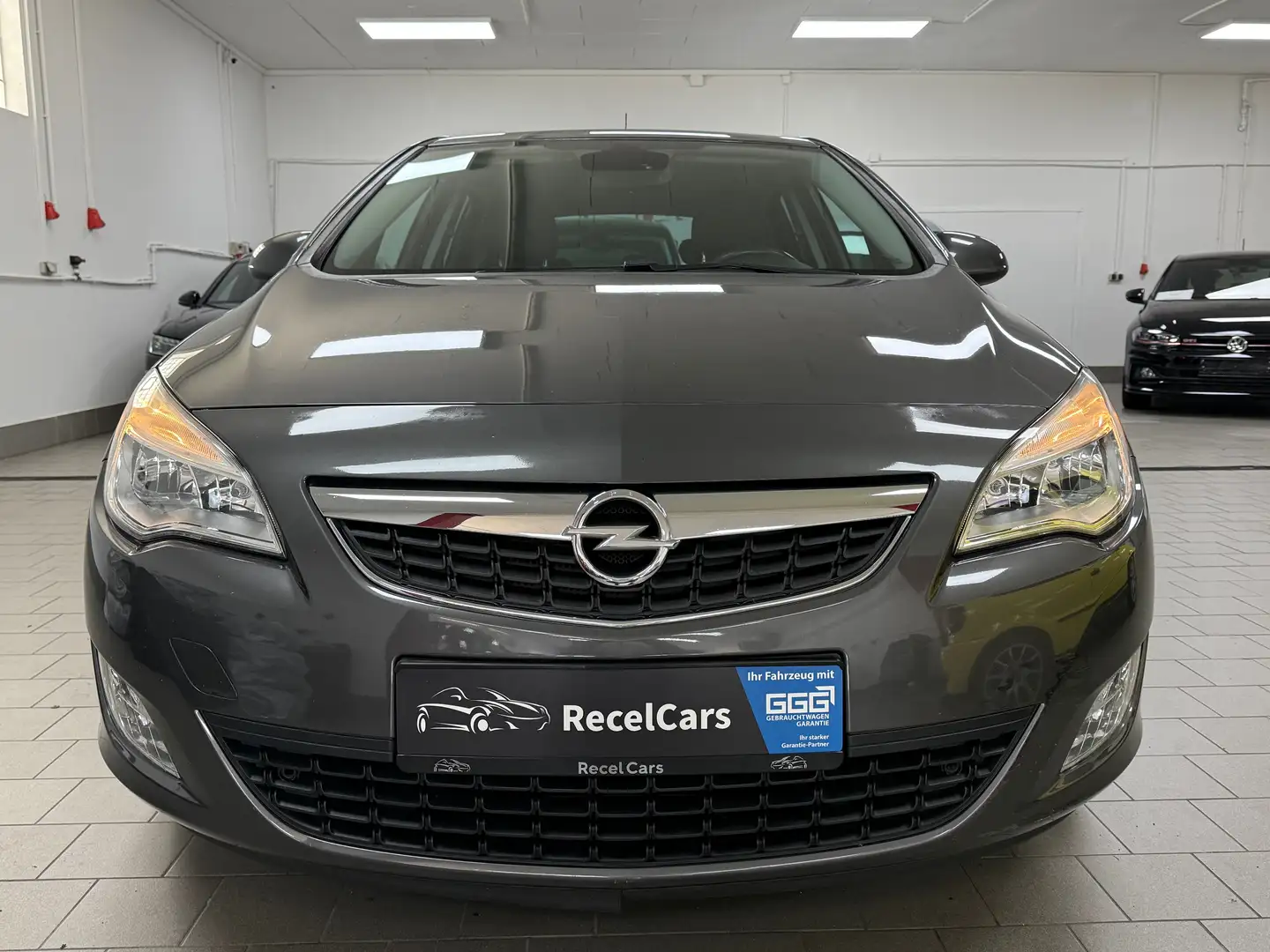 Opel Astra Design Edition 1.4 TURBO*PDC*SHZ*LENKRADHEIZUNG* Gris - 2