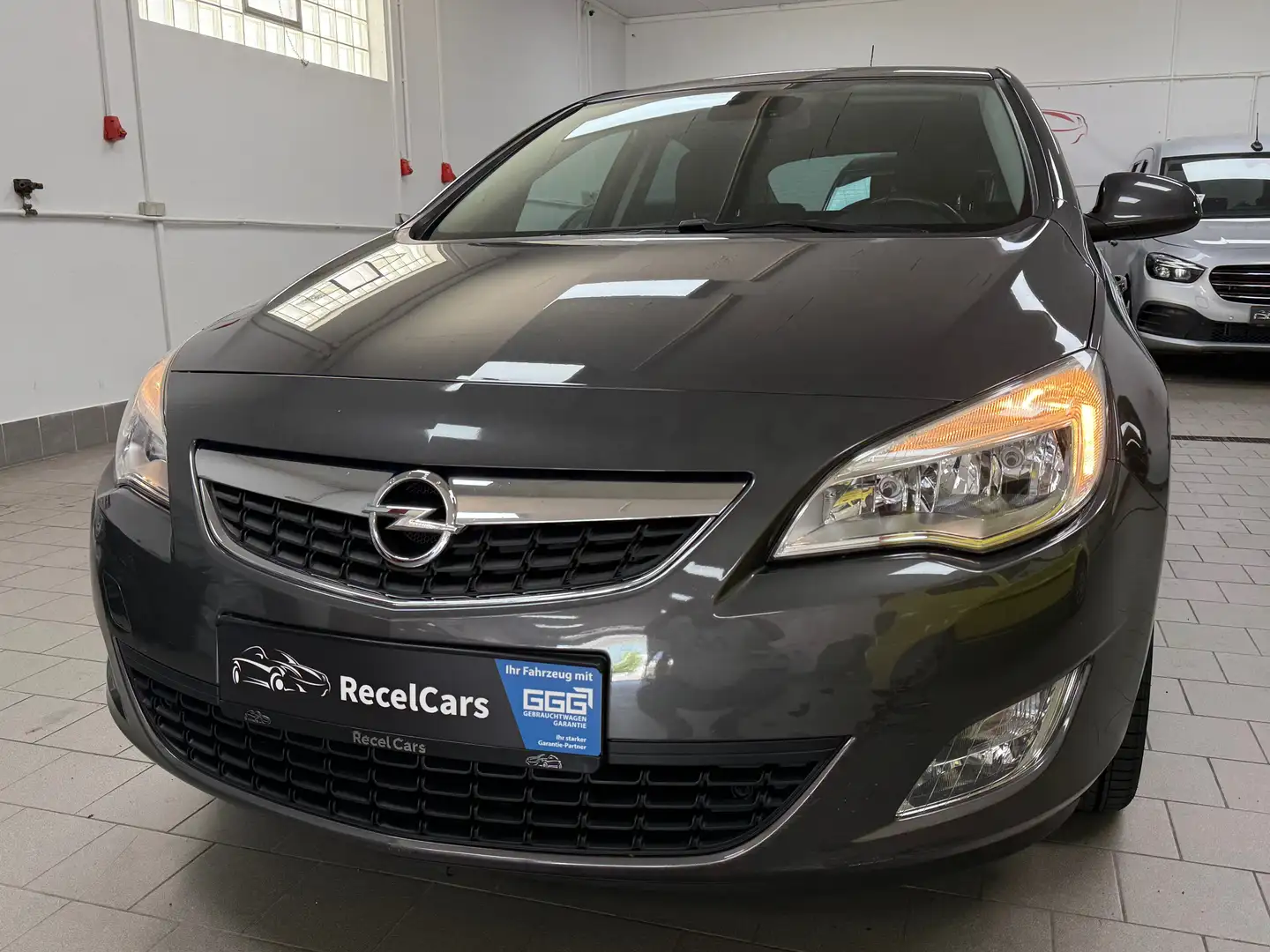 Opel Astra Design Edition 1.4 TURBO*PDC*SHZ*LENKRADHEIZUNG* Gris - 1