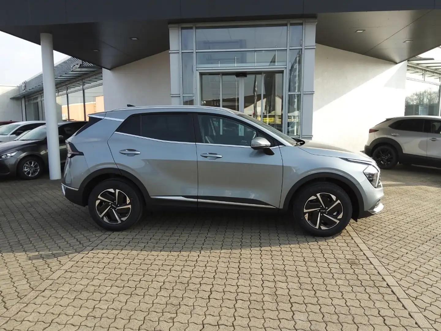 Kia Sportage Vision 1.6T Hybrid Komfort Plateado - 2