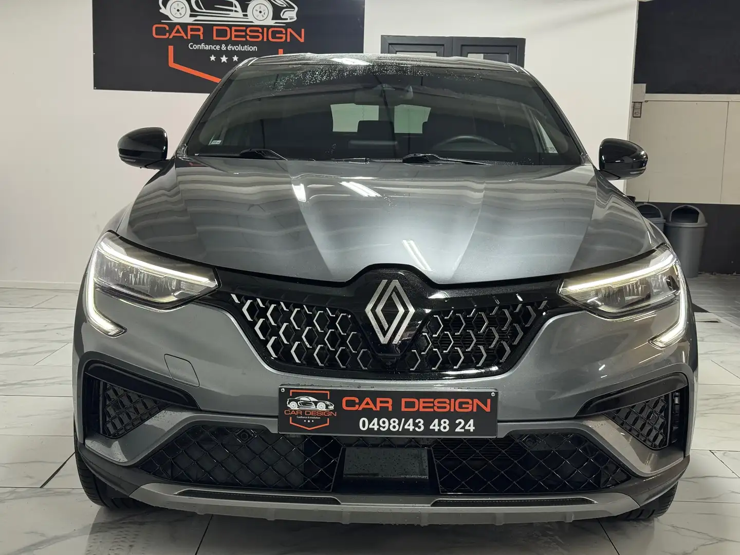 Renault Arkana 1.6E-Tech / techno / 2024 / 27.000km.. Gris - 2