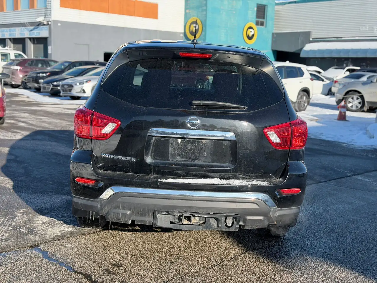 Nissan Pathfinder снимка Nissan Pathfinder