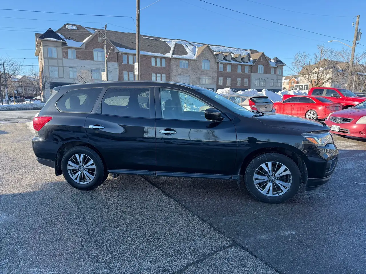 Nissan Pathfinder снимка Nissan Pathfinder