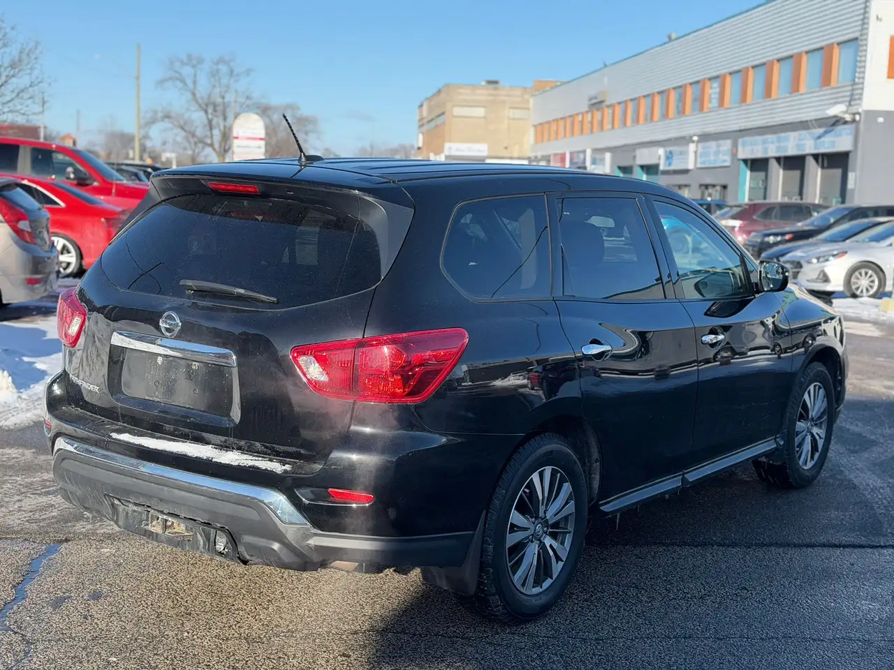 Nissan Pathfinder снимка Nissan Pathfinder