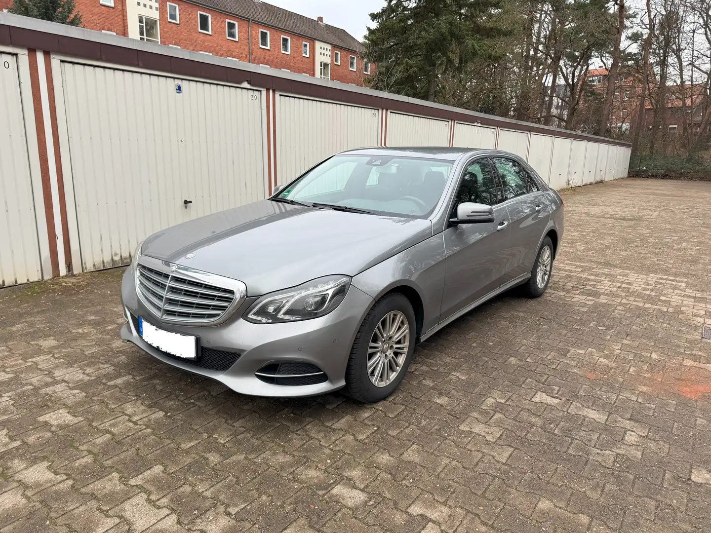 Mercedes-Benz E 250 *Standheizung Massagesitze Comand Grau - 2