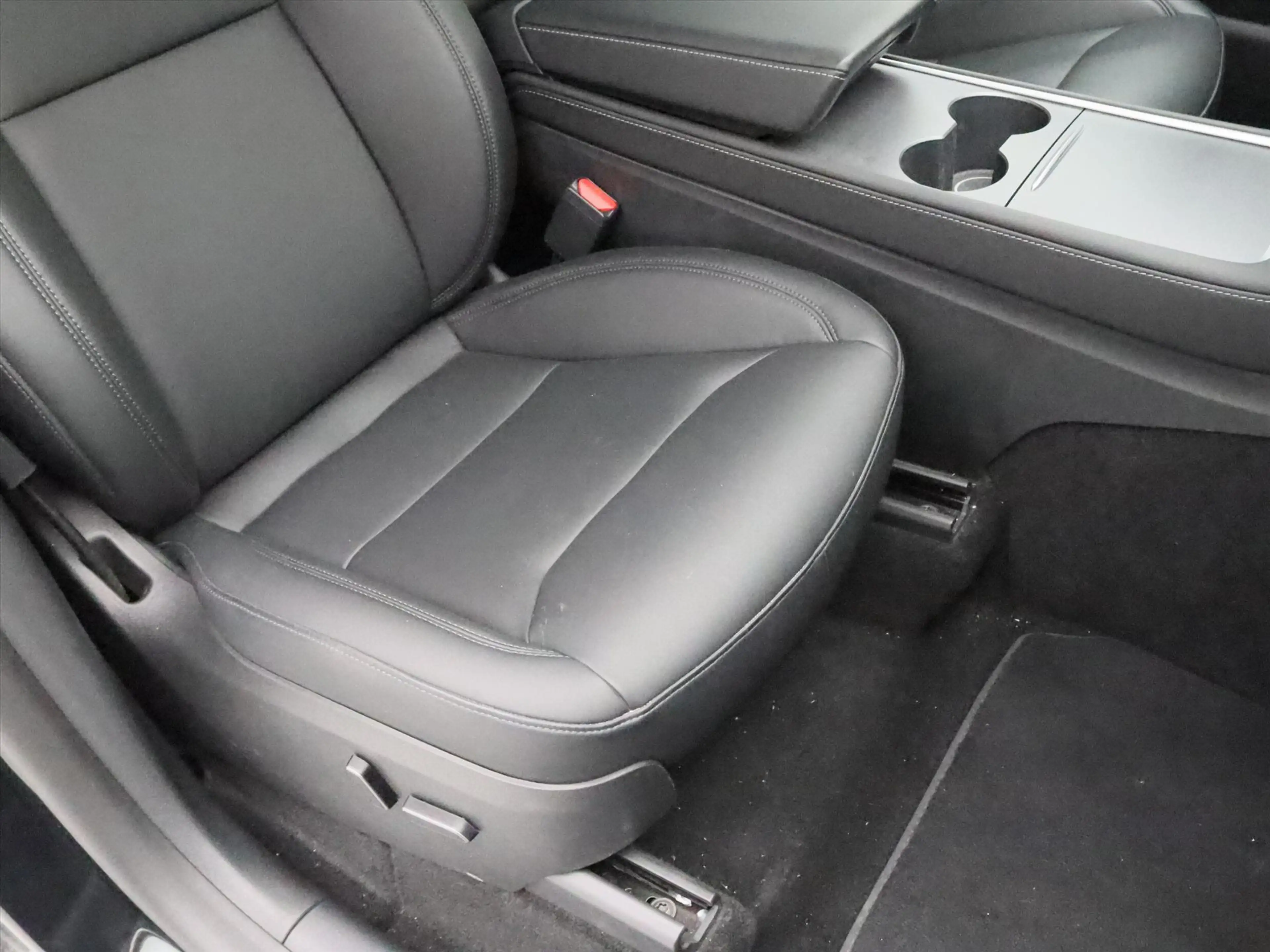 Tesla Model Y Long Range AWD 75kWh 351pk 94.4% SoH [ TREKHAAK+AM — photo 18