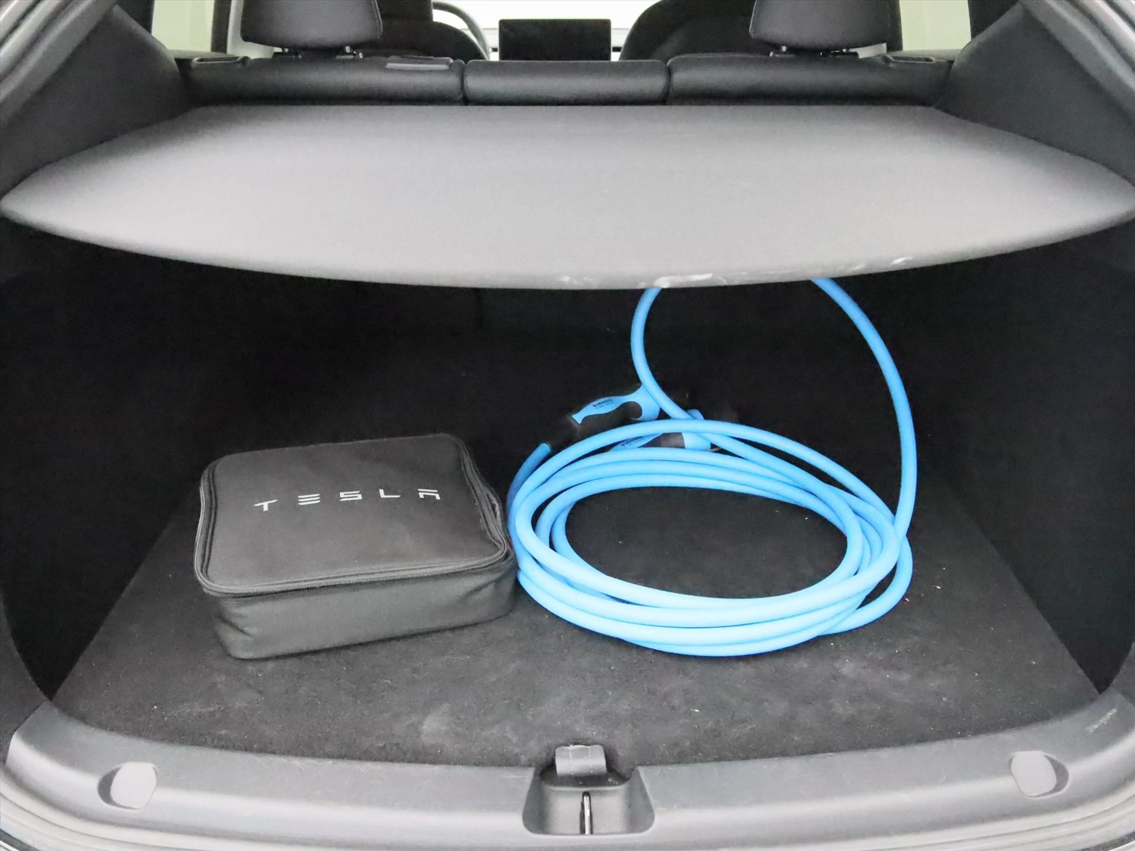 Tesla Model Y Long Range AWD 75kWh 351pk 94.4% SoH [ TREKHAAK+AM — photo 37