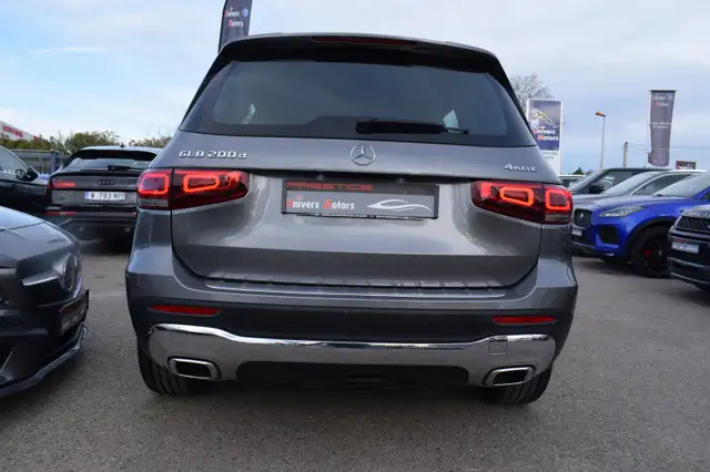 Mercedes-Benz GLB view 11