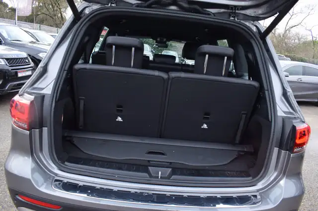 Mercedes-Benz GLB view 14