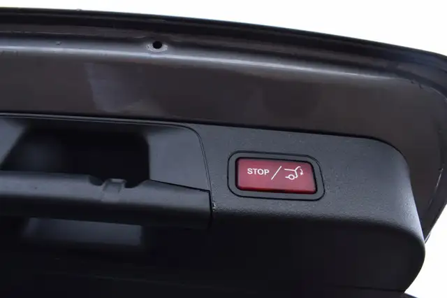 Mercedes-Benz GLB view 16