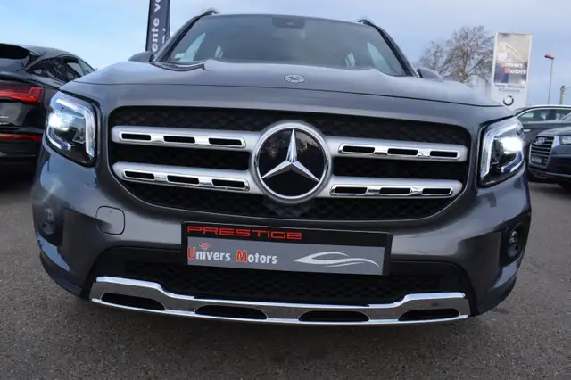 Mercedes-Benz GLB view 18