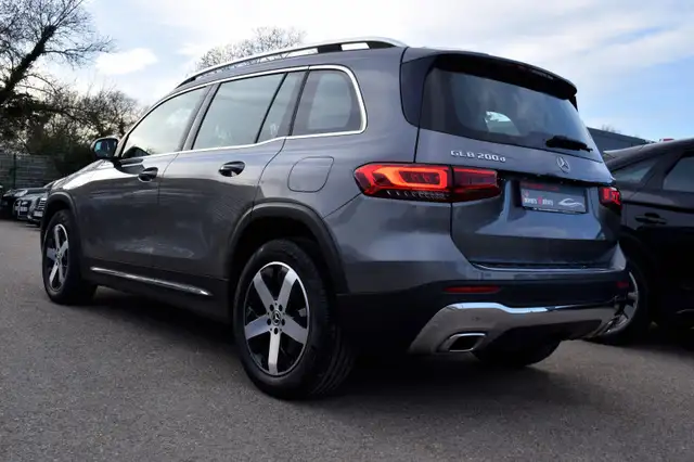 Mercedes-Benz GLB view 8