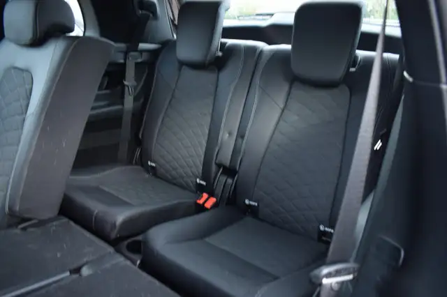 Mercedes-Benz GLB view 6