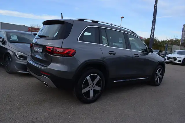Mercedes-Benz GLB view 15