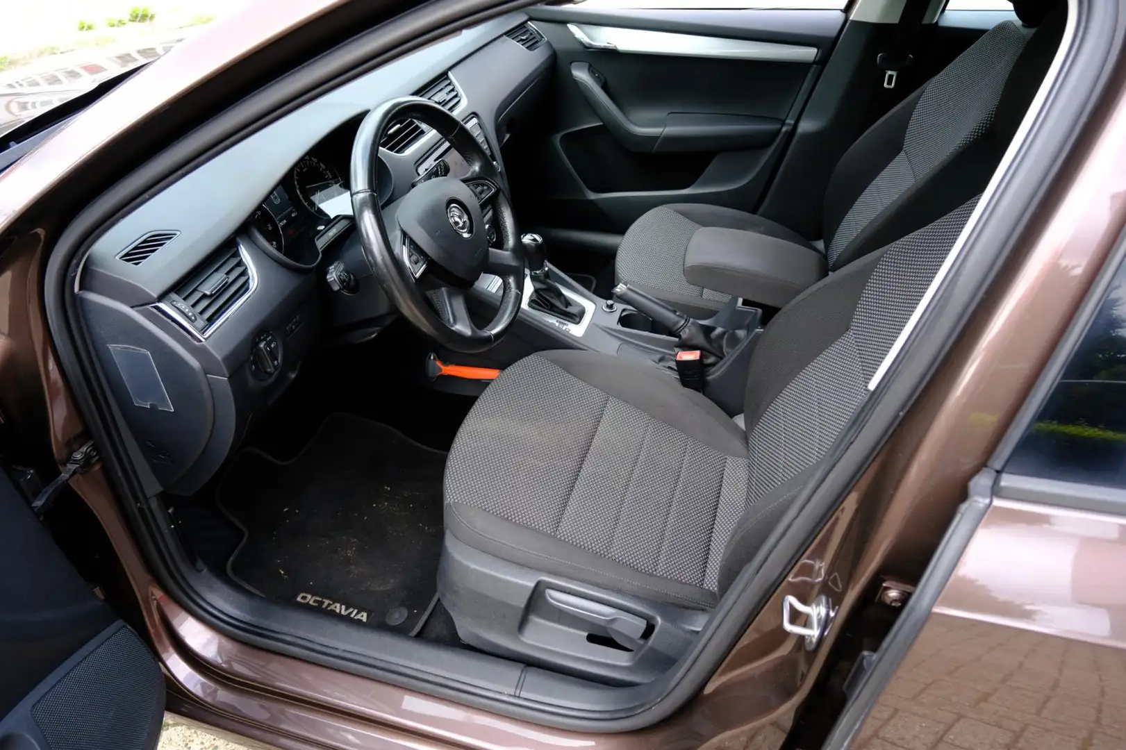 Skoda Octavia 1.4 TSI Greentech Ambition Businessline Aut. Navi| Bruin - 2