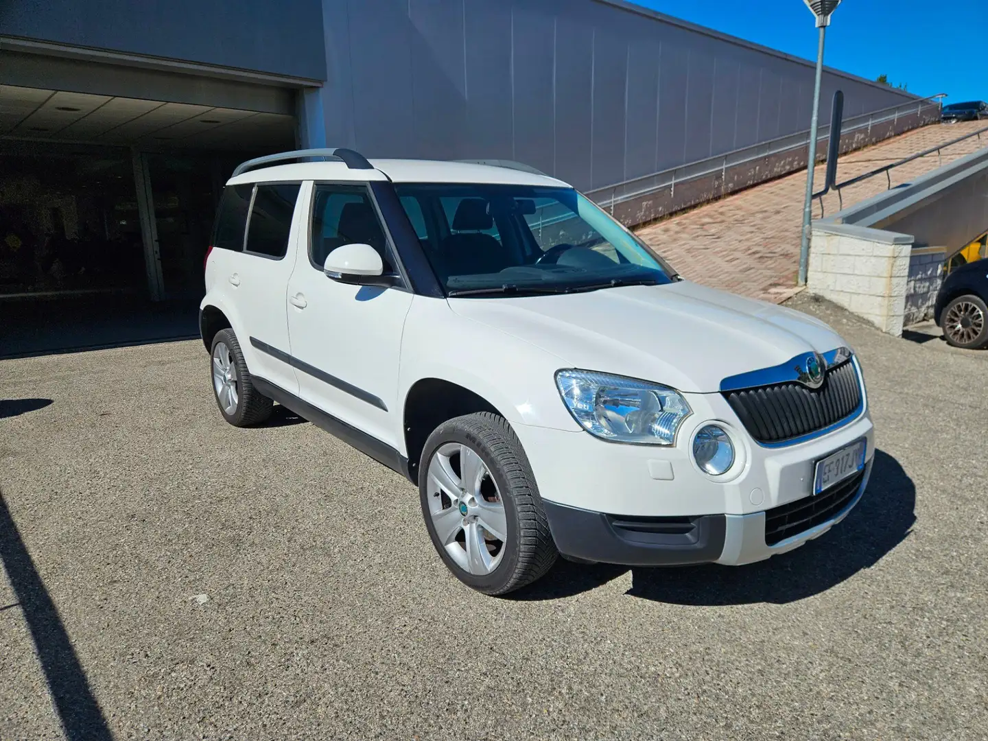 Skoda Yeti Yeti 1.2 TSI Adventure Bianco - 2
