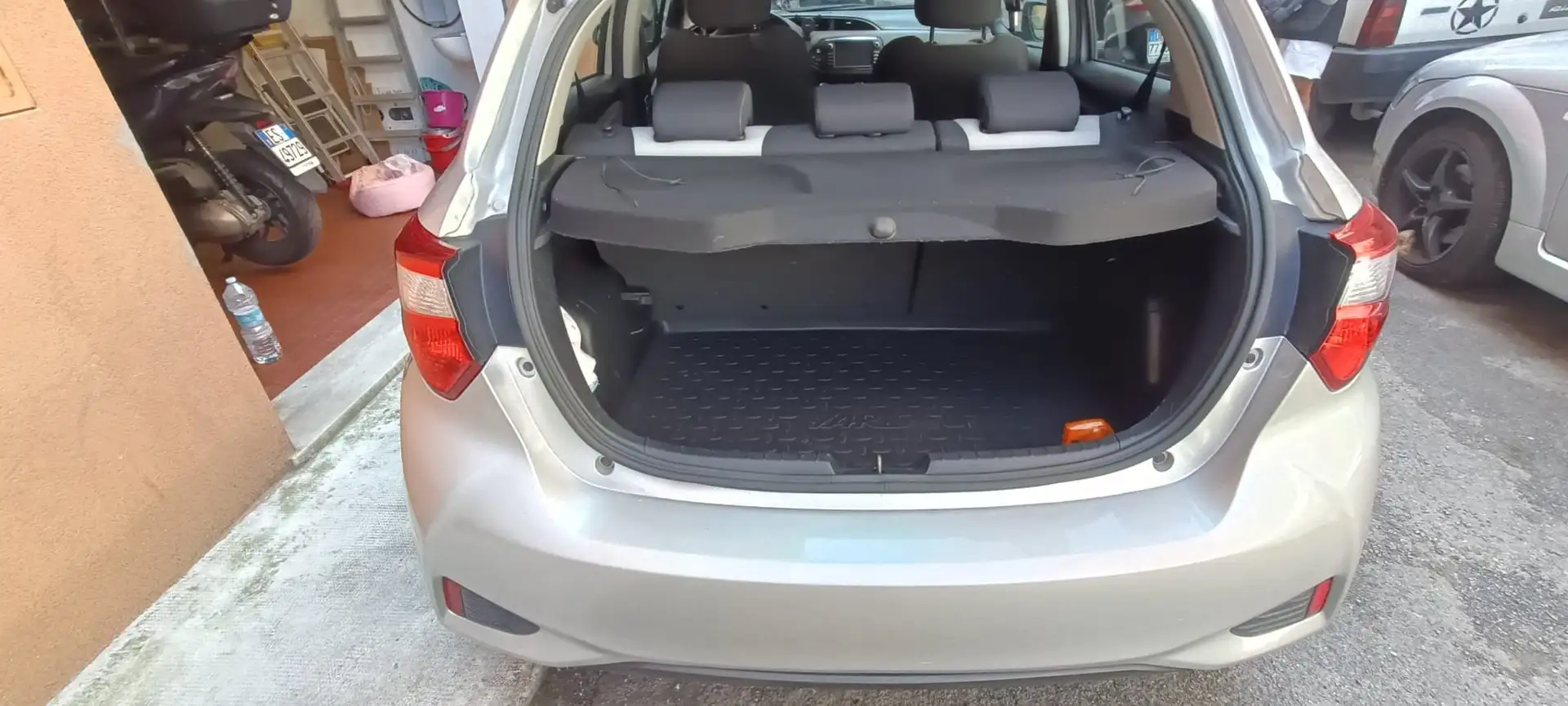 Toyota Yaris Yaris 5p 1.0 Active Argento - 1