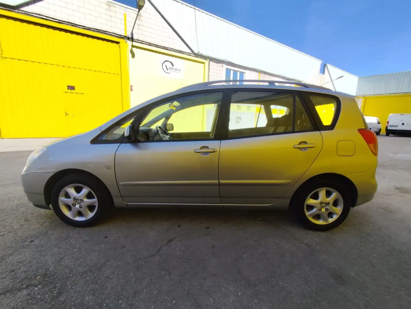 Toyota Corolla Verso 1.8 VVT-i Sol Beige - 2