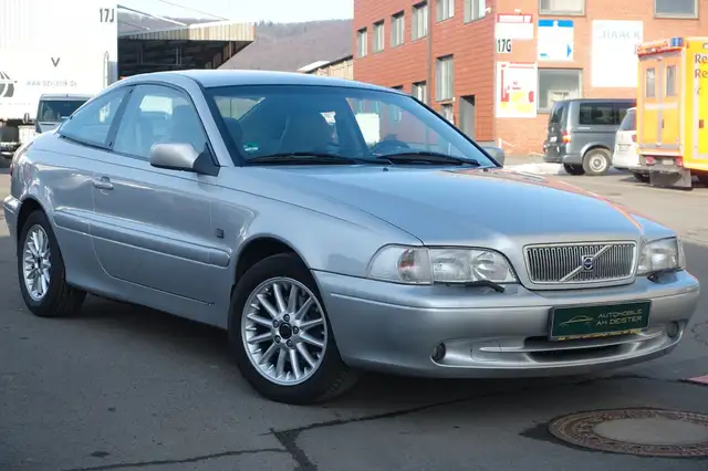 Volvo C70 2.4T Coupe*AUTOMATIK*SHZ*PDC*HISTORIE*1.HAND