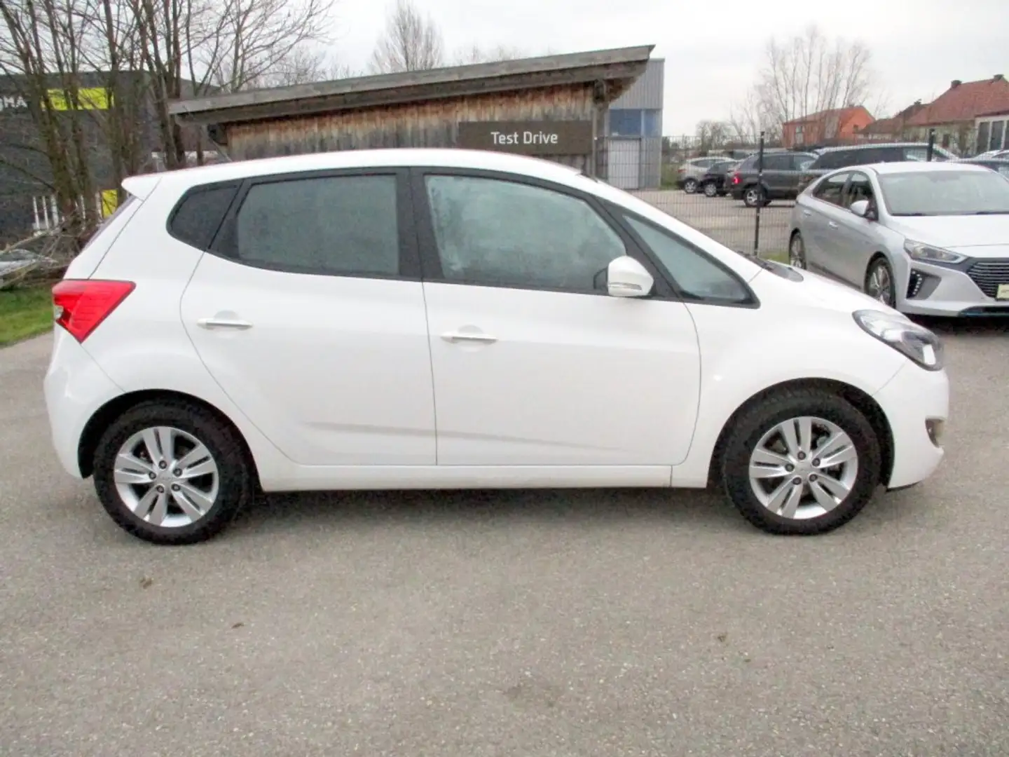 Hyundai iX20 1,4 CRDi GO 264g Weiß - 2