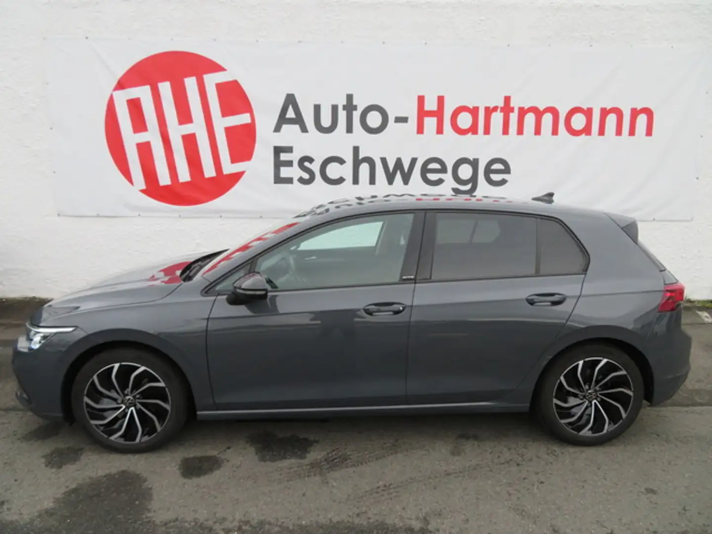 Volkswagen Golf VIII 1.5TSI Active LED Nav Rfk Lane 17" DAB Grau - 2