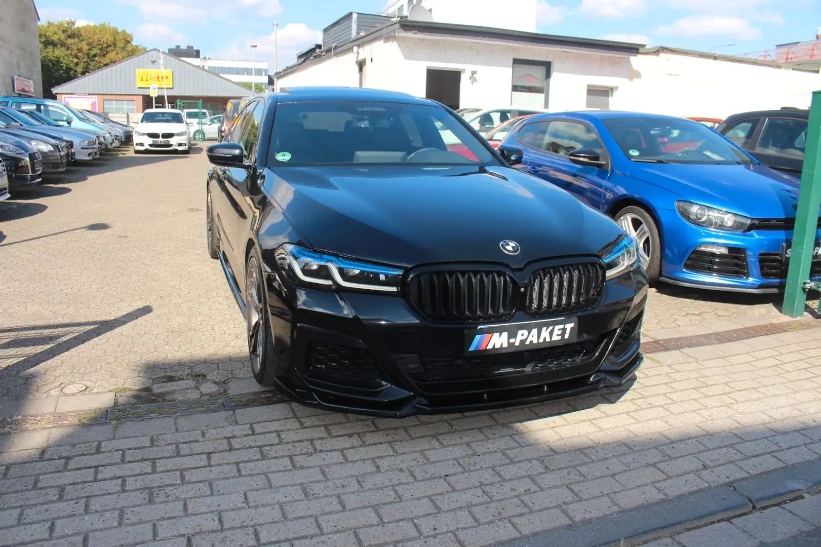 BMW 550 i xDrive/Softclose/Hd-up/360°/S.dach/Memory Schwarz - 2