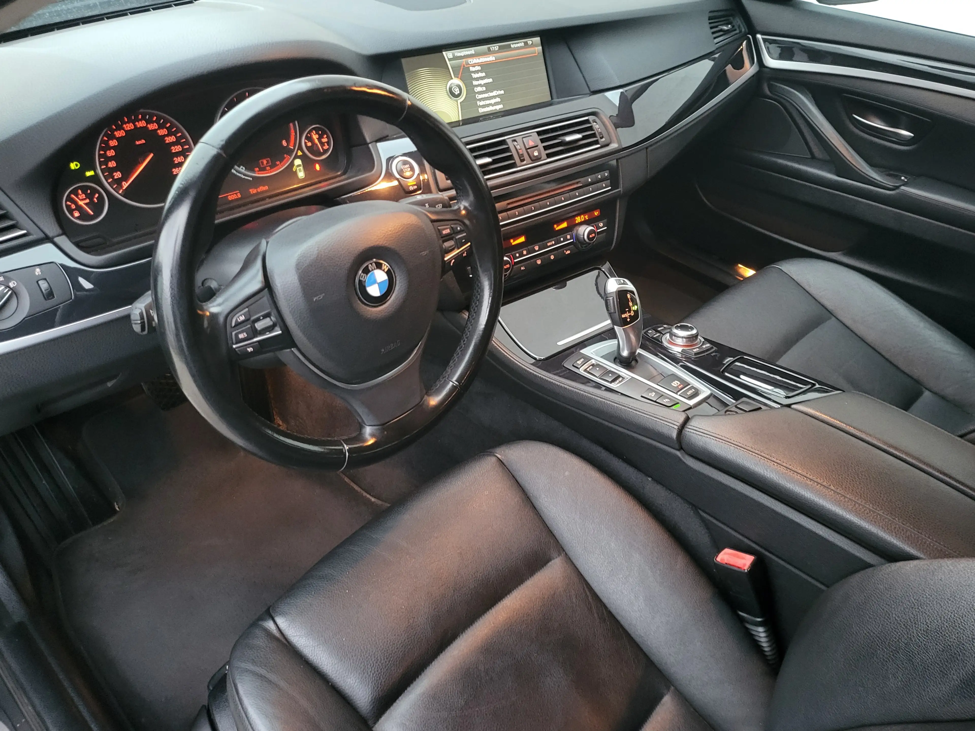 BMW 525 525d xDrive Touring Sport-Aut. — photo 15
