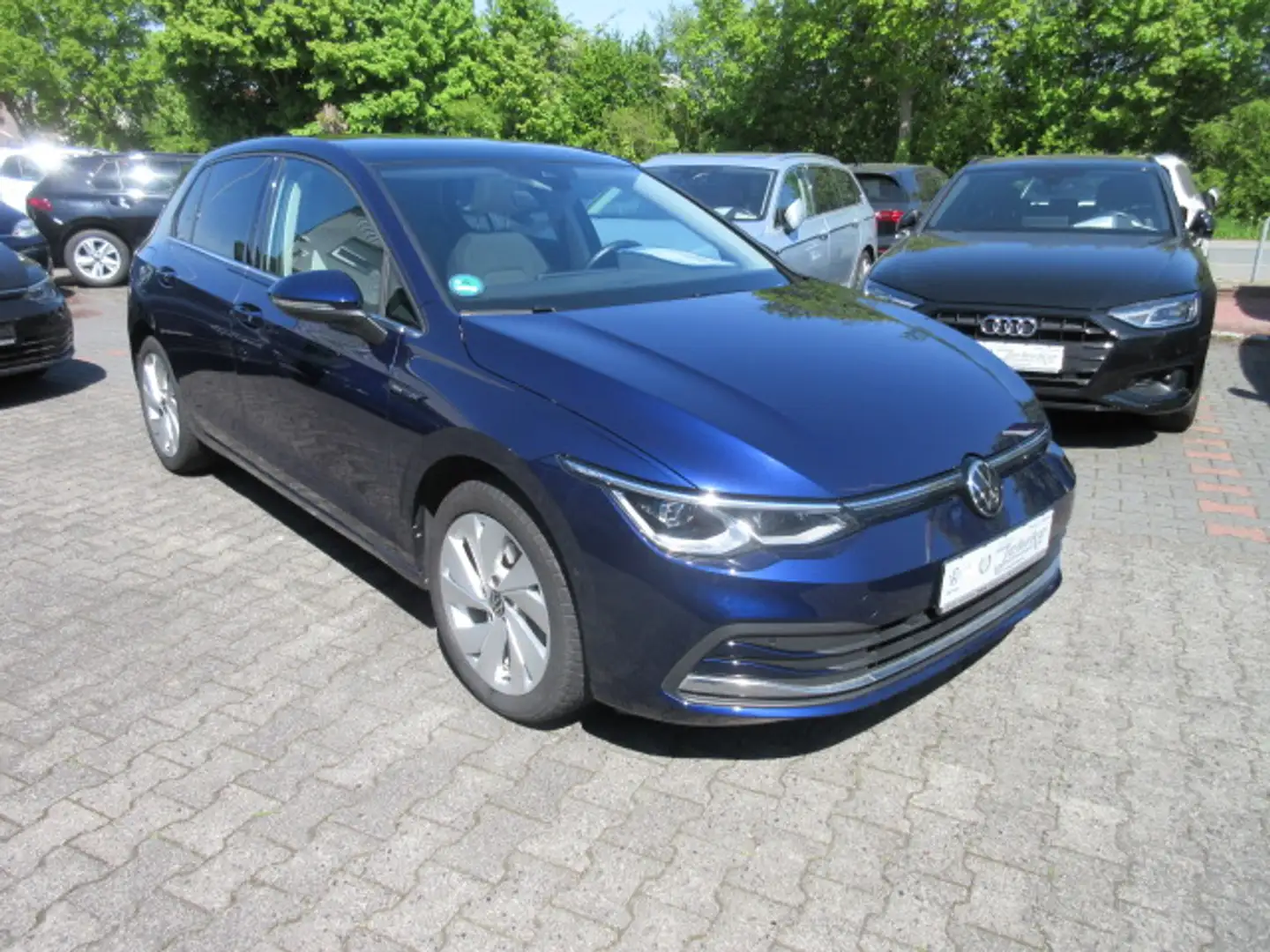 Volkswagen Golf Style 1.5 eTSI DSG NAVI PANO IQ LIGHT ACC ALU APS SITZHZ Blau - 1