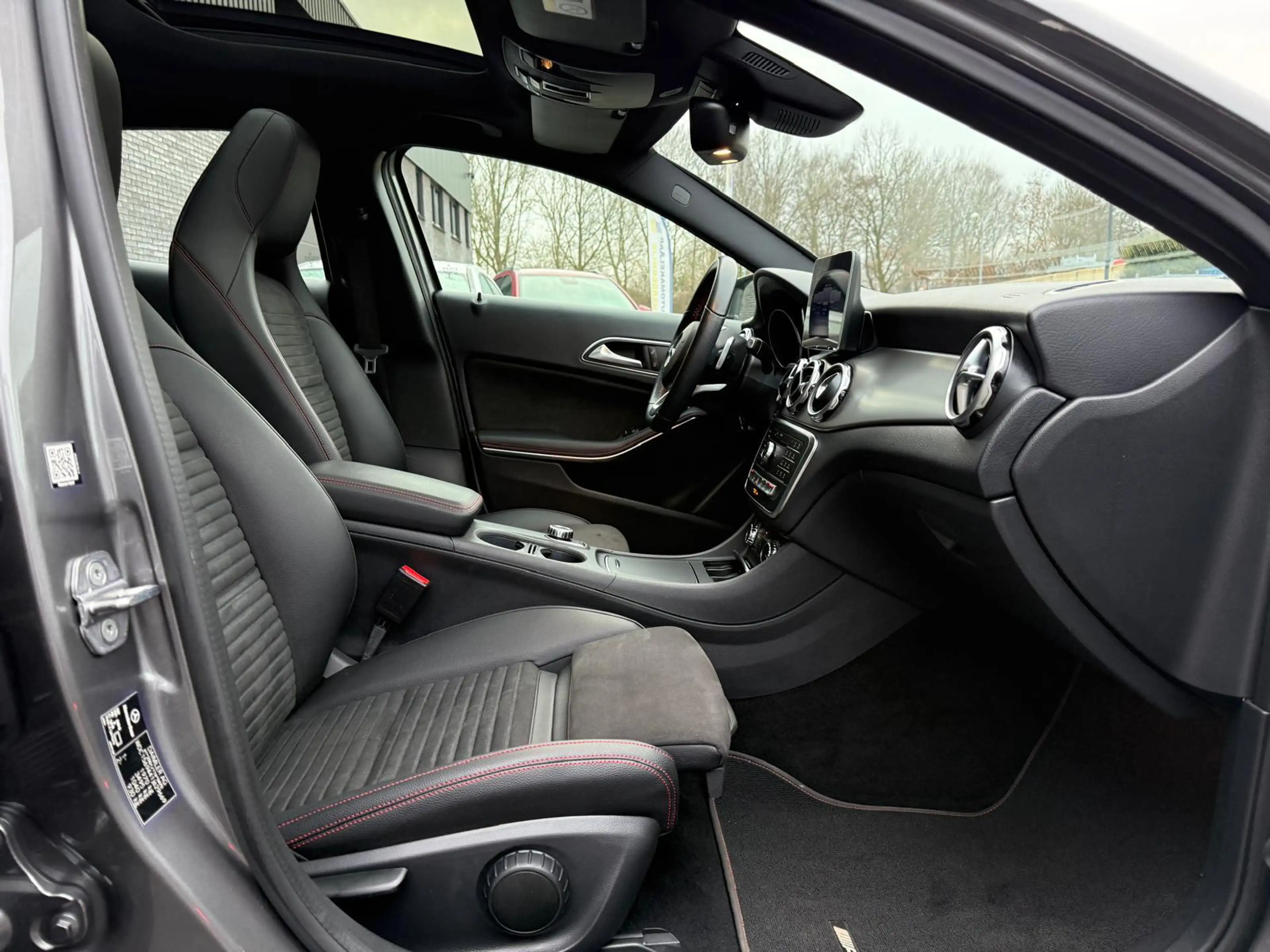 Mercedes-Benz GLA 250 Premium Plus | 1E EIGENAAR | 3/6/12MND GARANTIE | — photo 36