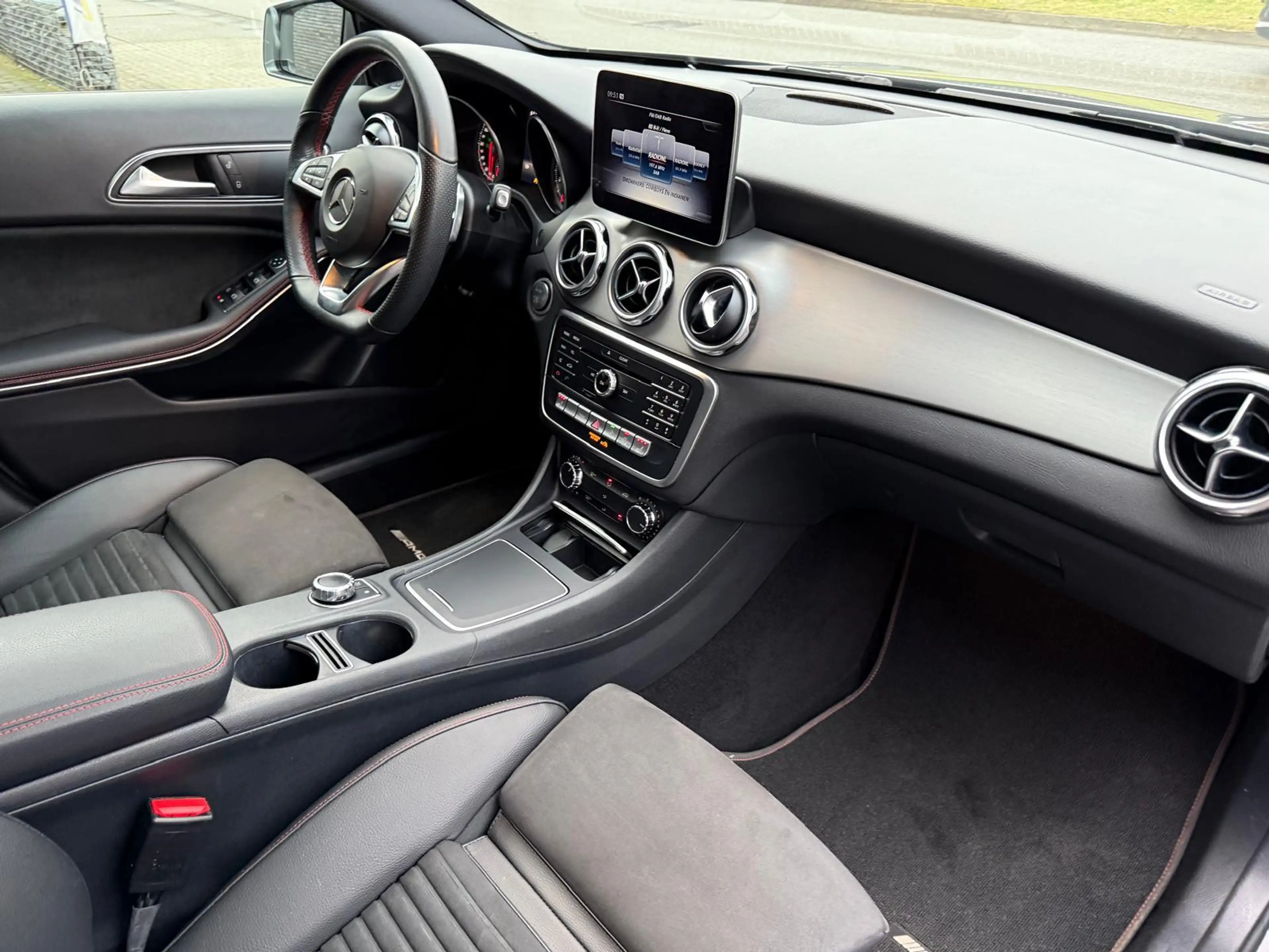 Mercedes-Benz GLA 250 Premium Plus | 1E EIGENAAR | 3/6/12MND GARANTIE | — photo 37