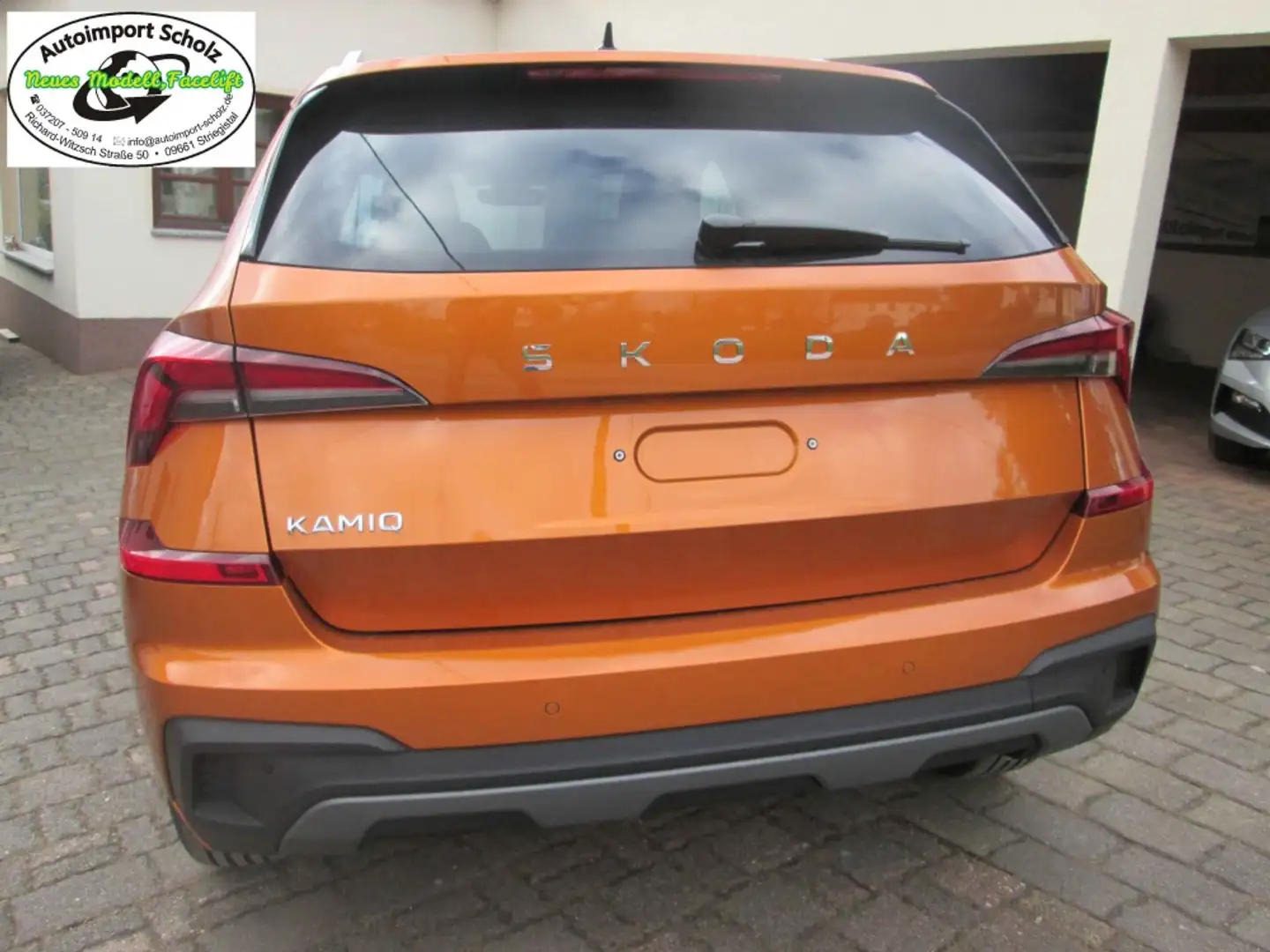 Skoda Kamiq 1.5 TSI DSG Selection Premium Edition 110 kw Face Blanco - 2